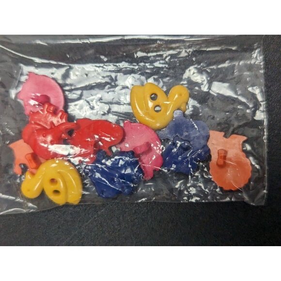 Streamline Crafty Colorful Buttons 10 Pieces Animal Lion Pig Duck Hippo Elephant - Picture 3 of 4